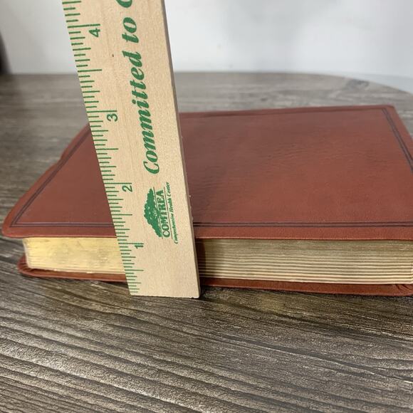 CSB Ultrathin Compact Bible, Brown LeatherTouch Holman Leatherlike - Picture 5 of 9